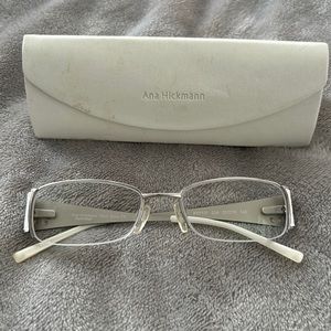 White Ana Hickmann glasses